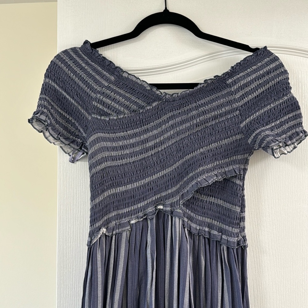 Maxi blue dress.